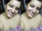 Desi Bhabhi Shows Boobs