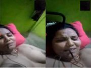 Desi Bhabhi Shows her Boobs and Pussy