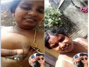 Horny Desi Bhabhi Shows her Milky Boobs