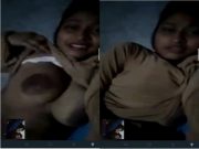 Horny Desi girl Shows Her Boobs