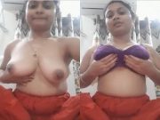 Sexy Bengali Girl Shows Her Nude Body and Fingering