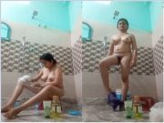 Sexy Desi Bhabhi Bathing Part 1
