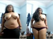 Sexy Desi Bhabhi Showing Her Big Boobs