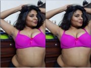 Sexy Desi Girl Shows Her Boobs and Pussy